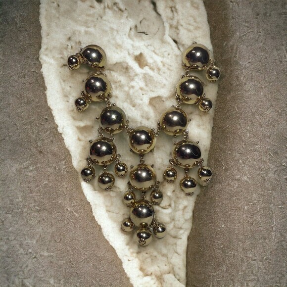 Necklace Bib Goldtone beads in clusters. See photos 20" - Picture 1 of 8